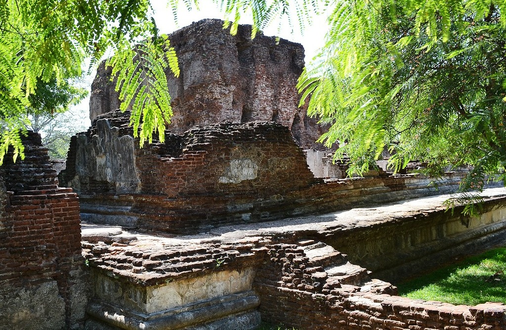 e83db40d2ff01c3e81584d04ee44408be273e4dd1ab2124397f2_1280_polonnaruwa